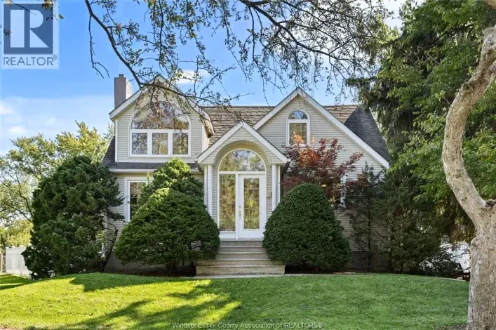 3926 ROSELAND DRIVE West, Windsor