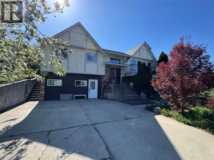 3928 15 Crescent, Vernon
