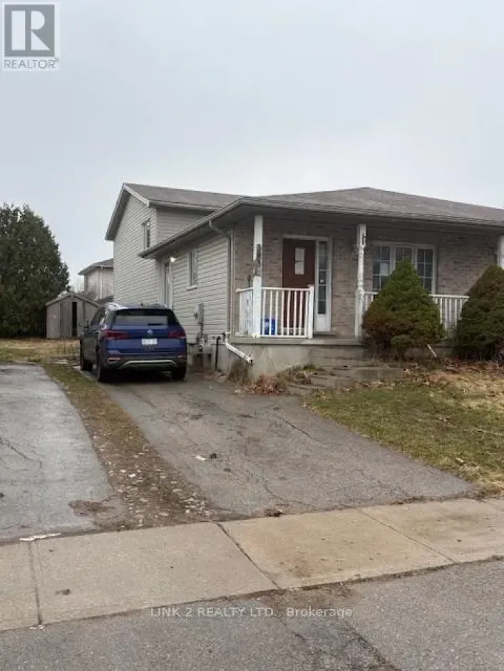 393 FLEMING DRIVE, London East