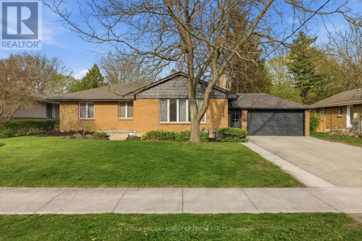 393 FOX AVENUE, London North