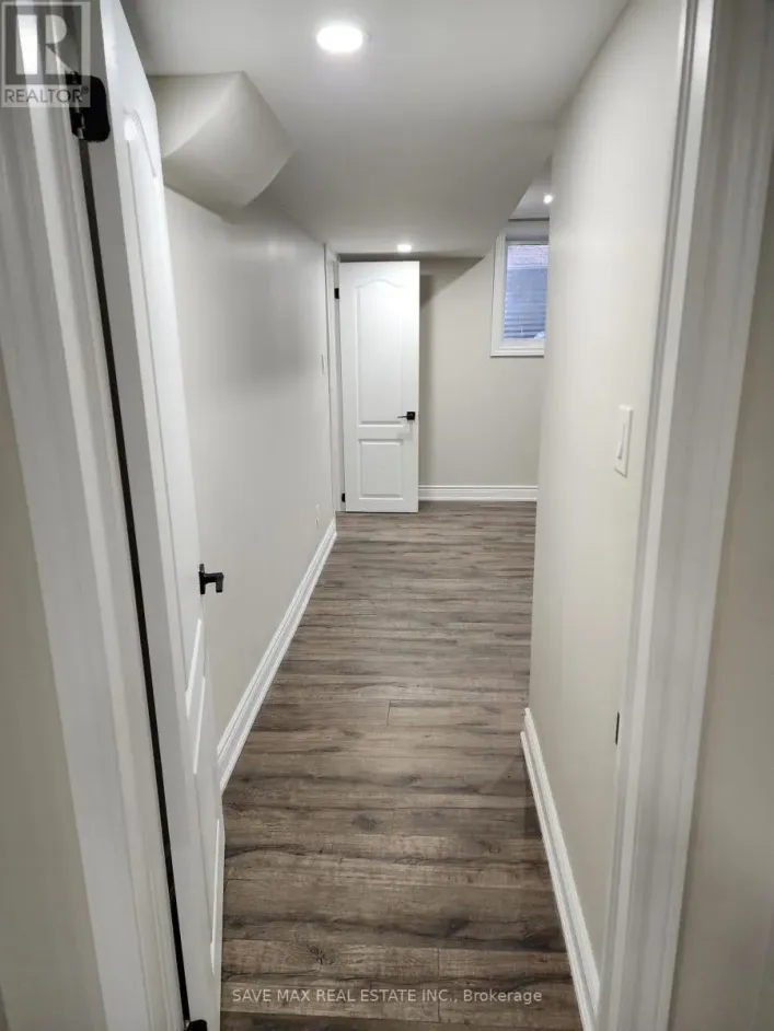 393 JELINIK TERRACE, Milton