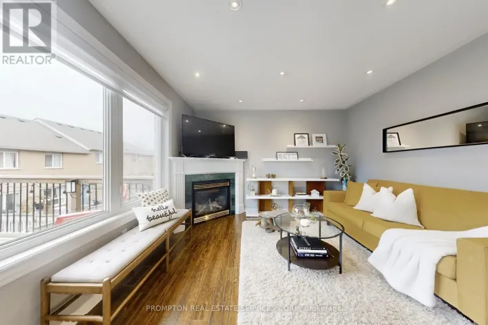 393 MARBLE PLACE, Newmarket