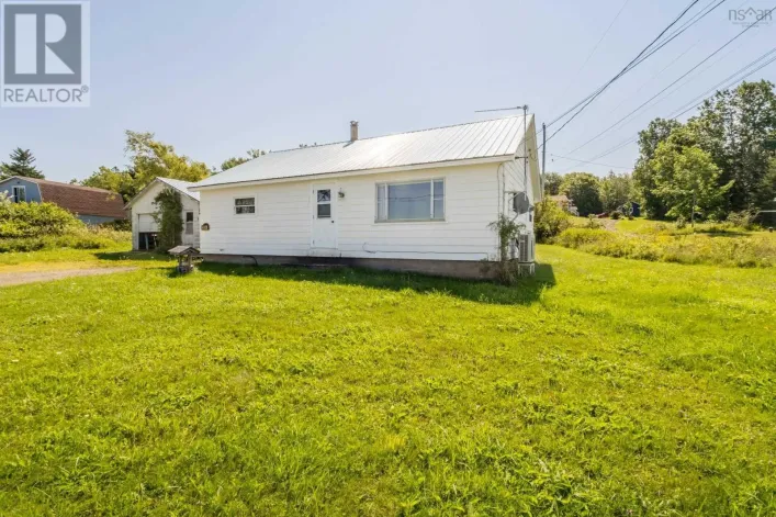 3934 Shore Road W, Hillsburn