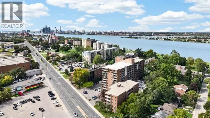 3936 WYANDOTTE STREET East Unit# 810, Windsor