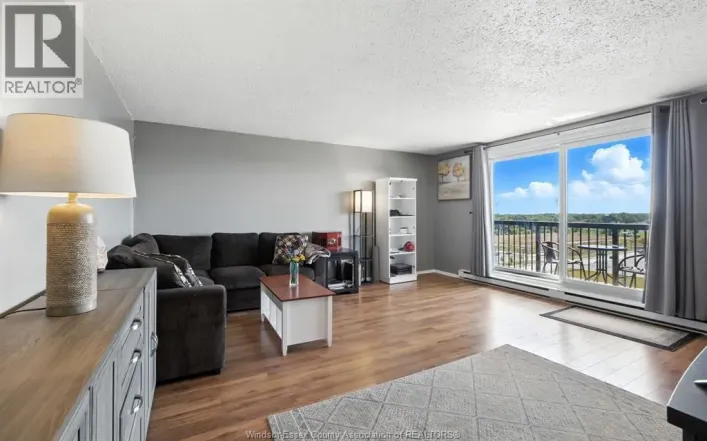 3936 WYANDOTTE STREET East Unit# 909, Windsor