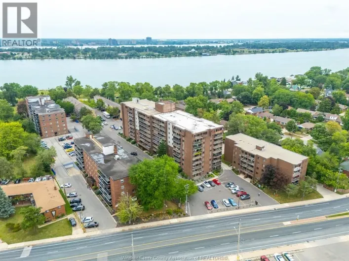 3936 WYANDOTTE STREET Unit# 805, Windsor