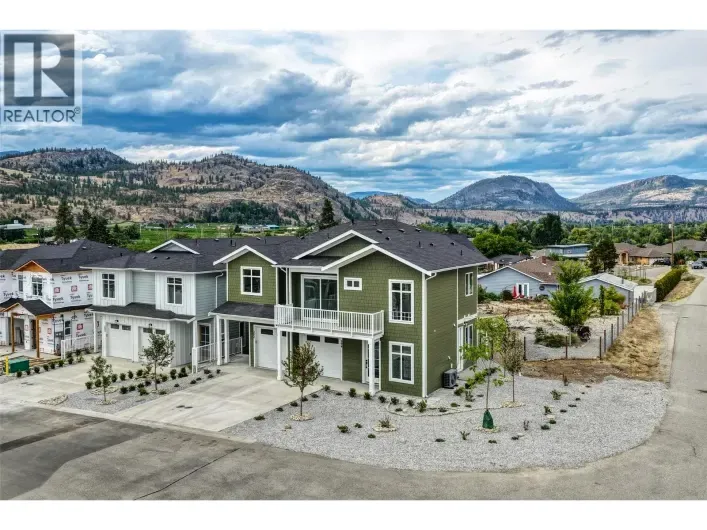 Duplex for sale: 394 Chardonnay Avenue, Oliver
