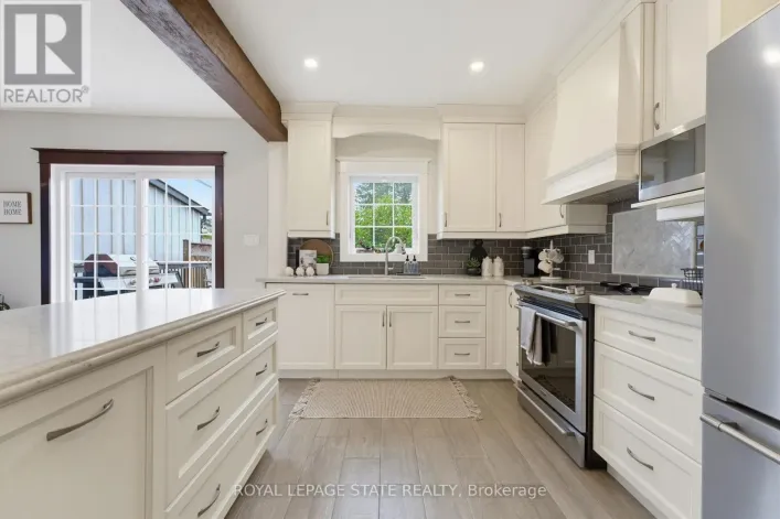 394 CHARLTON AVENUE W, Hamilton