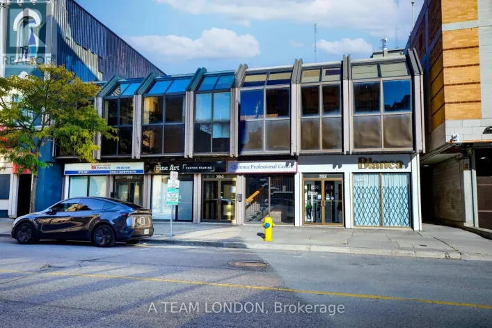 394 CLARENCE STREET, London East