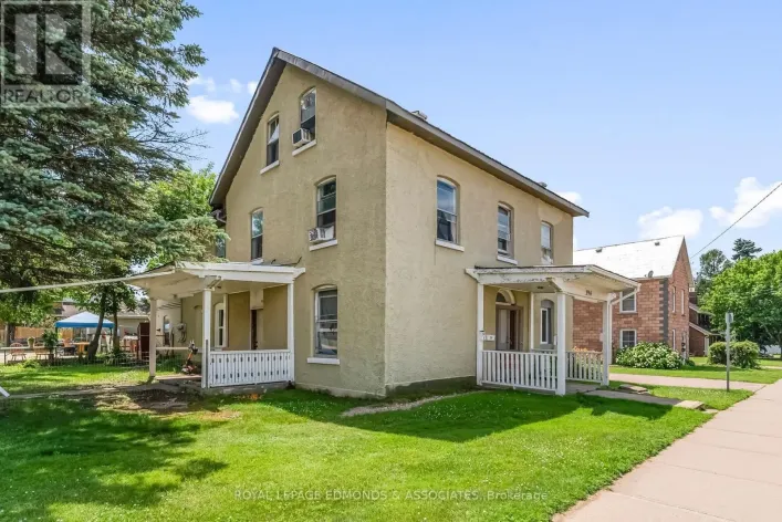 394 PEMBROKE STREET E, Pembroke