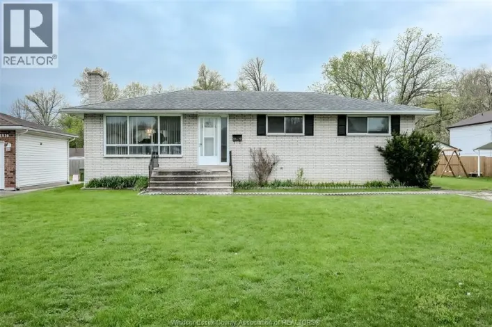 3949 WOODWARD AVENUE, Windsor