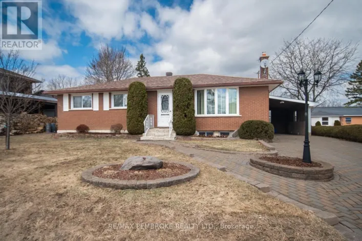 395 CHAMBERLAIN STREET, Pembroke