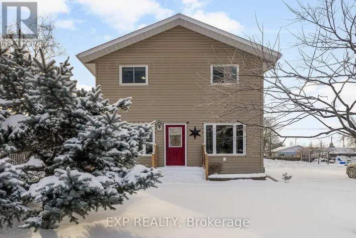 395 LISGAR AVENUE, Renfrew