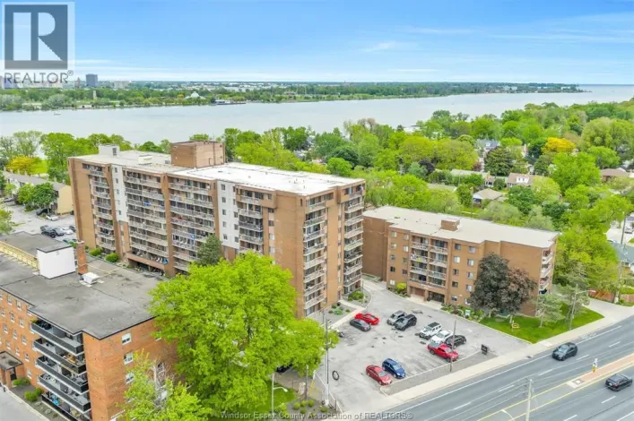 3950 WYANDOTTE East Unit# 402, Windsor