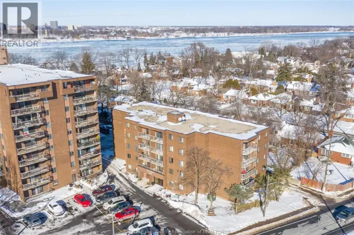 3950 WYANDOTTE STREET Unit# 105, Windsor