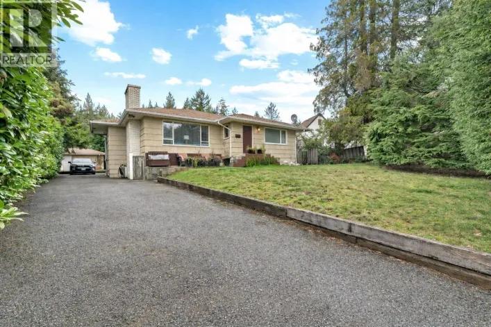 3955 HIGHLAND BOULEVARD, North Vancouver