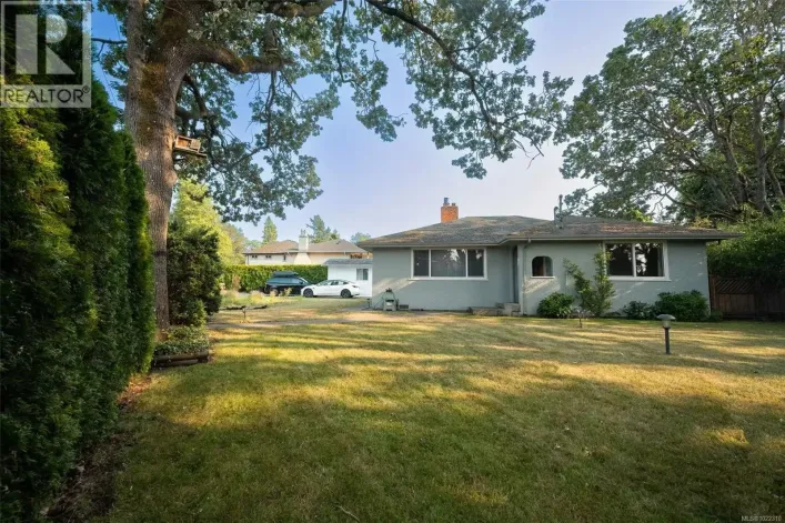 3956 Cedar Hill Cross Rd, Saanich