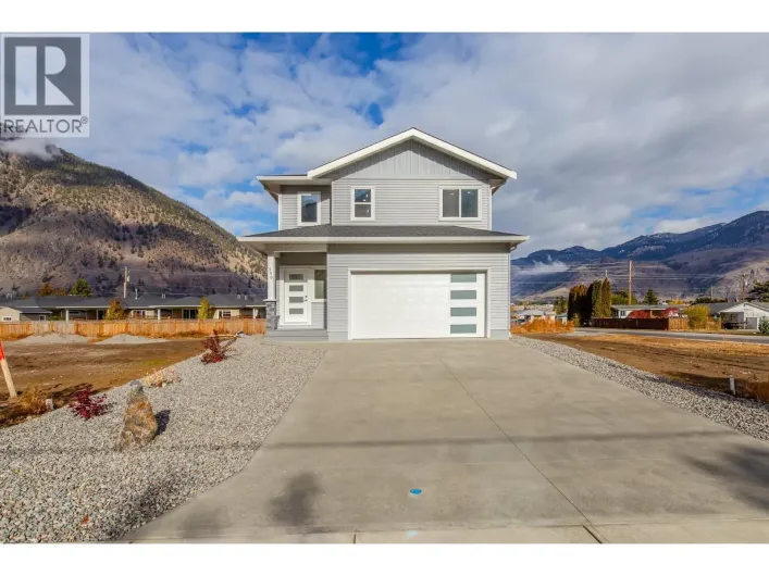 396 11th Avenue, Keremeos