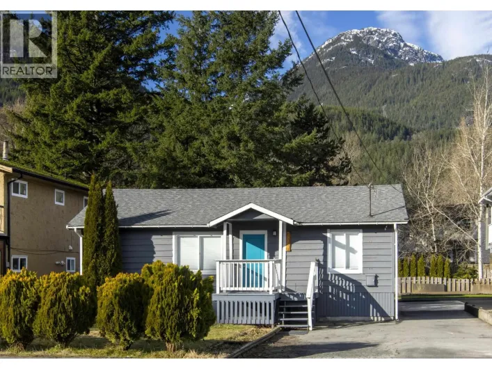 39727 GOVERNMENT ROAD, Squamish