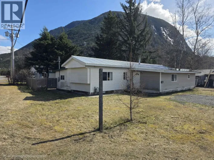 3988 WALKER STREET, Terrace