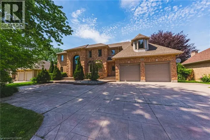 399 GOLF LINKS Road, Ancaster