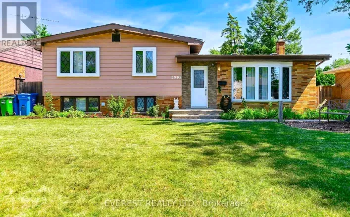3992 LONGFELLOW AVENUE, Windsor