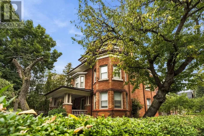 399A PALMERSTON BLVD BOULEVARD, Toronto