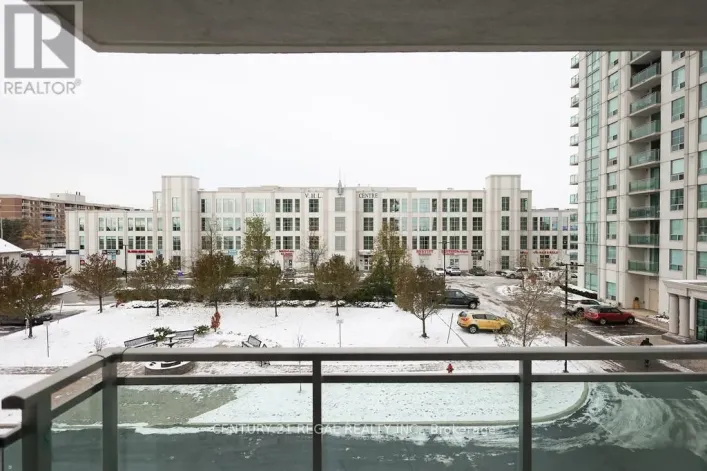 3I - 8 ROSEBANK DRIVE, Toronto