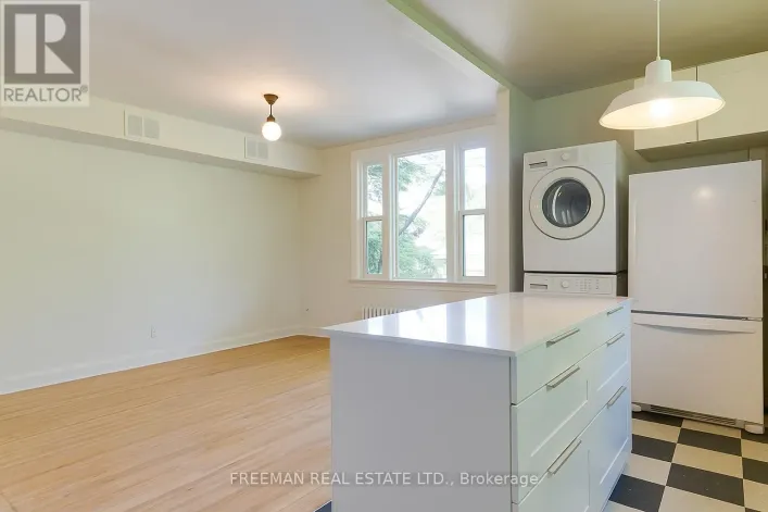 3RD FLOOR - 62 AUSTIN TERRACE, Toronto