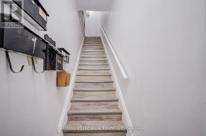 3RD FLOOR APARTMENT - 92 KING STREET W, Cobourg