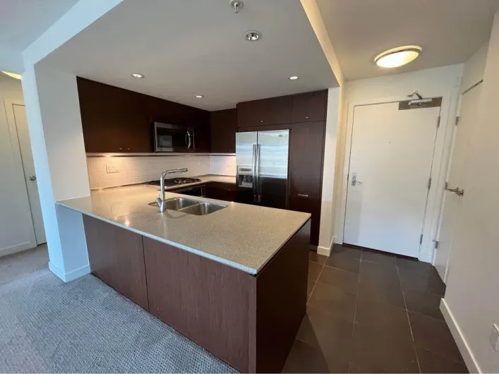 3XX 2940 KING GEORGE BOULEVARD, Surrey