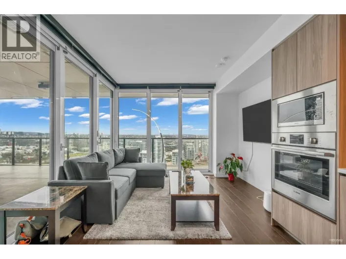 3xxx 4880 LOUGHEED HIGHWAY, Burnaby