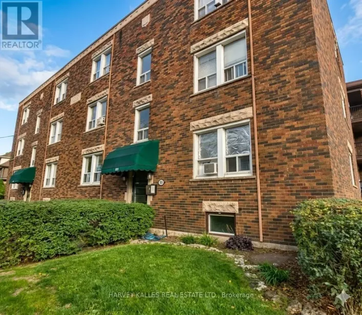 4 - 101 CONNAUGHT AVENUE S, Hamilton