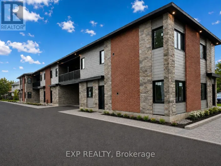 4 - 1089 NOTRE DAME STREET, Russell