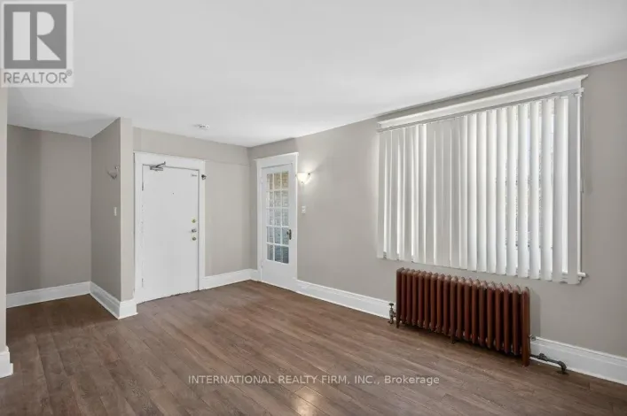4 - 109 BALSAM AVENUE S, Hamilton