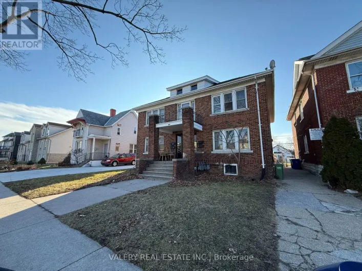 4 - 1093 HOWARD AVENUE, Windsor
