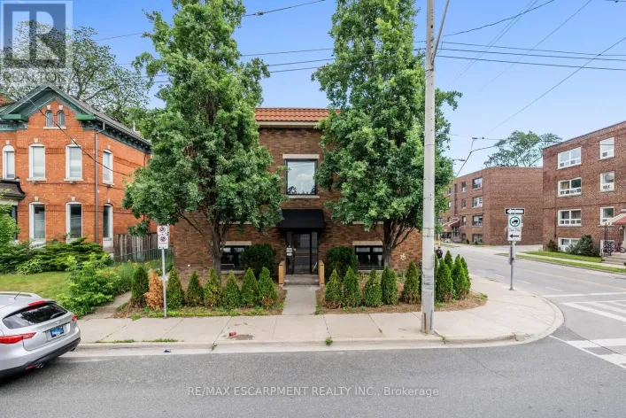 4 - 127 VICTORIA AVENUE S, Hamilton