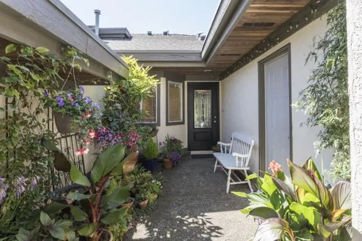 4 12975 17 AVENUE, Surrey