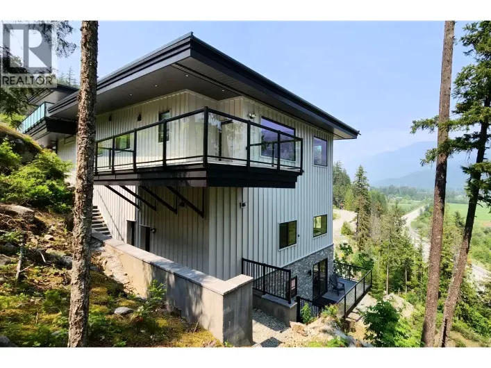 4 1307 EAGLE DRIVE, Pemberton