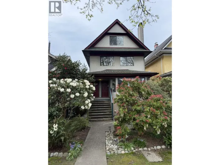 4 131 W 13 AVENUE, Vancouver