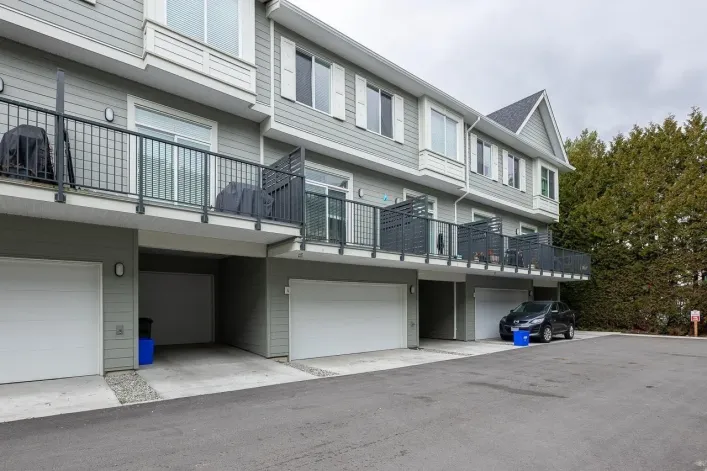 4 13629 81A AVENUE, Surrey