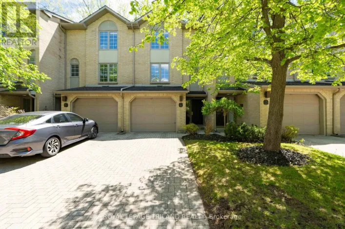 4 - 1399 COMMISSIONERS ROAD W, London South
