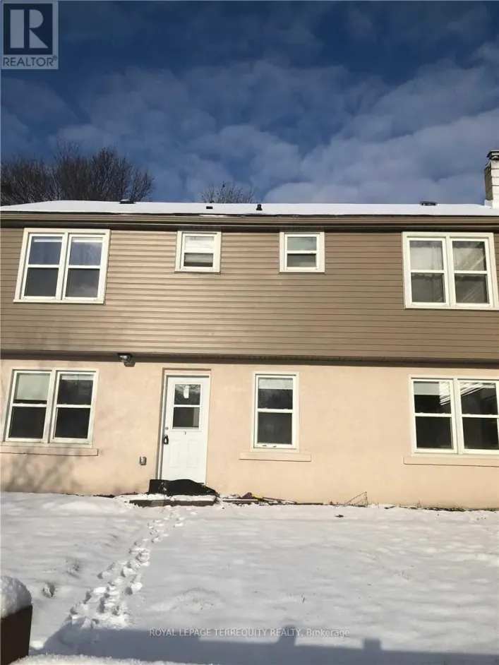 4 - 15 JOHN STREET, Halton Hills