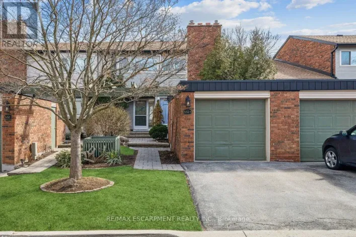 4 - 1552 KERNS ROAD, Burlington