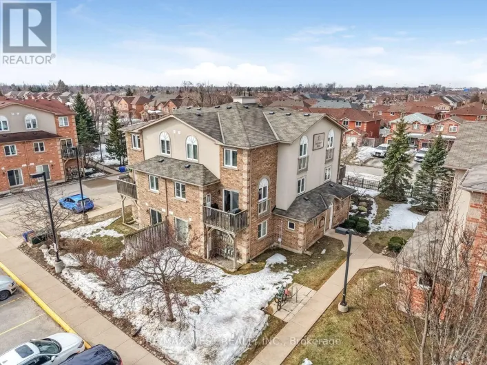 4 - 17 CHELTENHAM ROAD, Barrie