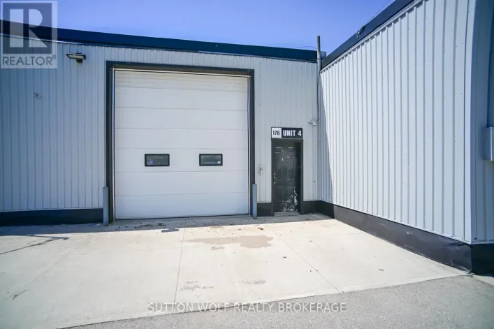 4 - 176 METCALFE STREET E, Strathroy-Caradoc