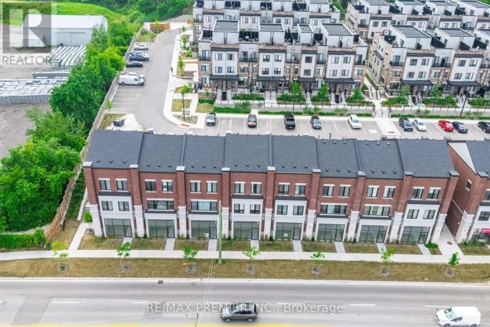 4 - 200 DISSETTE STREET, Bradford West Gwillimbury