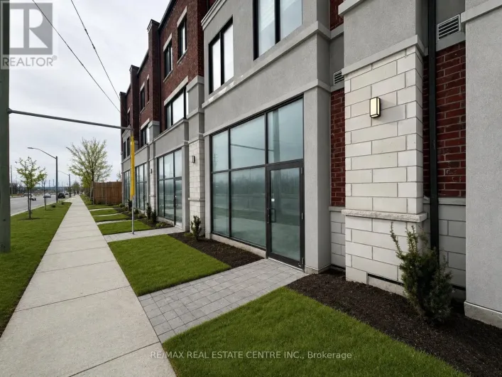 4 - 200 DISSETTE STREET, Bradford West Gwillimbury