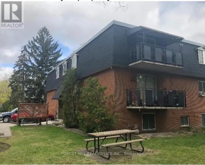 4 - 2128 GHENT AVENUE, Burlington