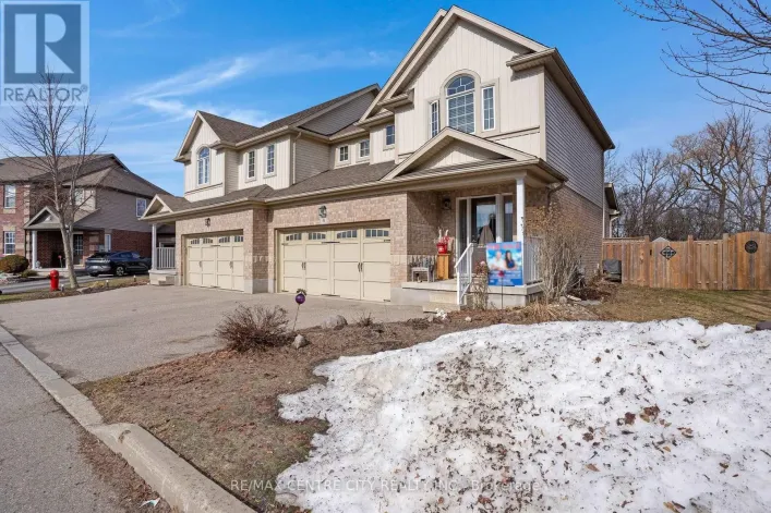 4 - 214 SNYDER'S ROAD E, Wilmot